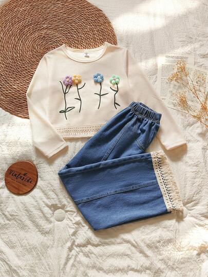 Vintaside Kids 春季甜美风白色上衣，彩色碎花图案，宽松版型，圆领长袖设计，下摆蕾丝装饰，搭配休闲牛仔裤，适合日常出游，朋友聚会，居家休闲，校园穿搭，轻松打造清新可爱的青少年两件套，展现青春活力。