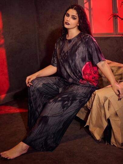 IT x SHEIN Büyük Beden Korku Baskılı Kısa Kollu Üst ve Pantolon Pijama Takımı, Yaz