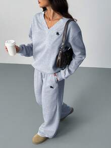 SHEIN Tall 女式 V 领超大蓬松羊毛弹力宽松休闲运动衫和运动裤 2 件套，秋冬，小标志印花 2 件套休闲套装女式。外出装，别致女式套装，别致女式裤子，家居，休闲，运动风格，百搭，高品质升级，个性化，适合聚会、健身房、户外和多种场景，女式秋季服装，别致女式套装，运动，多功能 - 灰色 - 查看 8