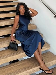 Alexandranx 简约优雅斜裁双面缎纹醋酸纤维面料 A 字型无袖连衣裙，凸显女性魅力 - 藏蓝色 - 查看 5