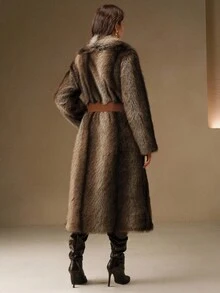 Anewsta معطف فرو صناعي فضفاض طويل ناعم وفاخر مخطط للنساء في فصل الخريف/الشتاء - بني - مشاهدة 2