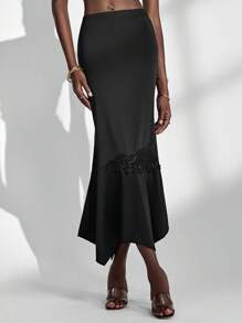 Almamuse Schwarzer gestrickter Bodycon-Rock, eleganter asymmetrischer Saum, Applikation, vielseitiger modischer Damenrock, Frühling/Herbst