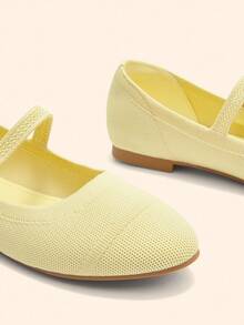 CUCCOO BASICS 女士时尚浅黄色面料舒适透气玛丽珍平底鞋，适合通勤、约会、派对、度假 - 黃色 - 查看 3