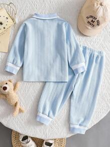 SHEIN Playful Pals 2件套男婴休闲纹理Polo领半拉链长袖Polo衫套装，配有松紧腰抽绳裤，儿童服装，婴儿套装，度假，聚会，派对，适合夏季宝宝休闲套装，浅蓝色男婴服装，男婴蓝色套装，男婴秋冬季套装，6个月-3岁男婴浅蓝色服装，男婴浅蓝色服装，男婴罗纹套装