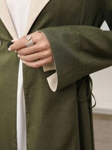 Al Najma 经典军绿色撞色领口系带多层风衣 - 軍綠色 - 查看 4