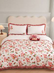 Strawberry Shortcake X SHEIN Juego de ropa de cama con volantes y estampado de fresa, apto para cama individual/doble/queen/king, dormitorio/hogar, ideas de regalo (3 piezas)