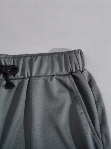 SHEIN 1 件青少年男孩字母贴花细节撞色饰边抽绳腰短裤，春季服装，青少年男孩服装