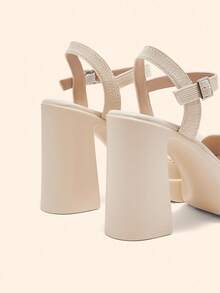 CUCCOO BASICS Cuccoo 女士扣环设计厚底时尚高跟凉鞋 - 米色 - 查看 4