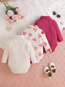 SHEIN 3件套男婴高领罗纹保暖连体衣套装，粉色爱心印花，可爱保暖，加厚绒面设计，适合秋冬季户外玩耍或日常休闲穿着。 - 彩色 - 查看 2