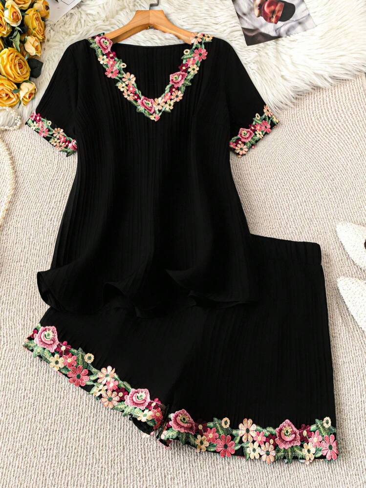 SHEIN LUNE Top maxi relajado de mujer de talla grande con cuello en V, mangas cortas, textura, contraste de encaje y trim para vacaciones en la playa, de dos piezas, para primavera/verano - Negro - Ver 1
