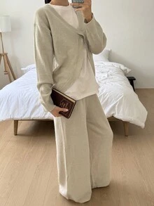 DAZY Conjunto de 2 piezas de suéter corto de cuello en V y pantalones rectos holgados, elegante conjunto casual de punto urbano para otoño - Caqui - Ver 6