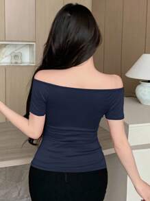 DAZY Solid Deep V Neck Crop Tee For Summer - Navy Blue - View 2
