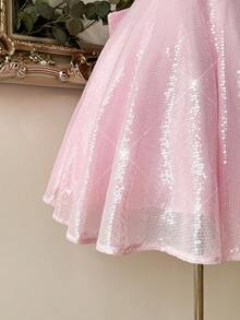 Lovelzi 优雅奢华粉色亮片刺绣宽肩带方领连衣裙，蝴蝶装饰，适合正式场合 - 粉色 - 查看 8