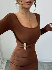 Elenzga 女士优雅高端设计方领长袖腰部金属扣褶饰腰部修身不对称下摆派对连衣裙，中长款，秋季 - 棕色 - 查看 7