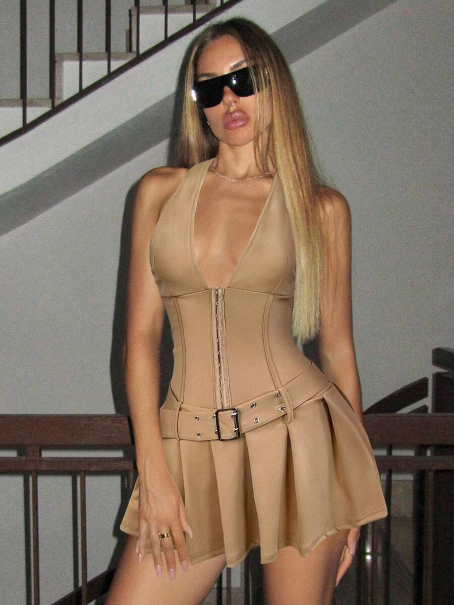 SHEIN ICON 深V领金属纽扣束腰宽褶腰带装饰连衣裙 - 卡其色 - 查看 1