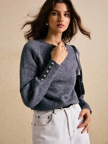 Poéselle 女士灰色针织套头毛衣，经典圆领，柔软舒适，时尚纽扣袖口，秋季保暖之选。灰色毛衣，针织套头衫，舒适秋季毛衣，纽扣袖口针织上衣，经典款，圆领毛衣，简约针织衫，2025秋季时尚，柔软针织上衣 - 灰色 - 查看 5