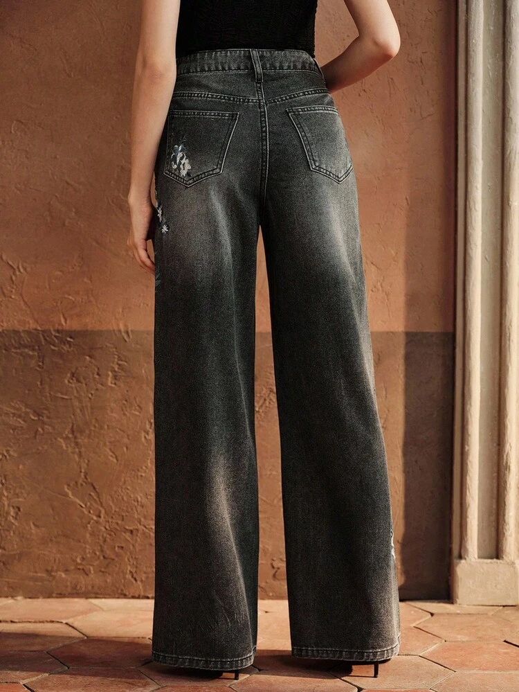 Women's Spring/Summer Fashion Embroidered Mother's Day Black Straight-Leg Jeans
