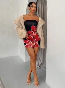 Glamine Váy ngắn màu đen in hoa đỏ hở vai gợi cảm mùa hè - màu đen - Xem 3