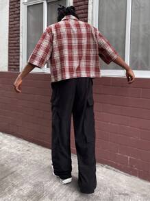 Manfinity EMRG 男士短袖宽松廓形剪裁边缘编织格纹印花纽扣衬衫 Y2k 夹克男士短款男士衬衫男士短款衬衫男士短款纽扣街头服饰男士衬衫，街头服饰 - 紅色 - 查看 6