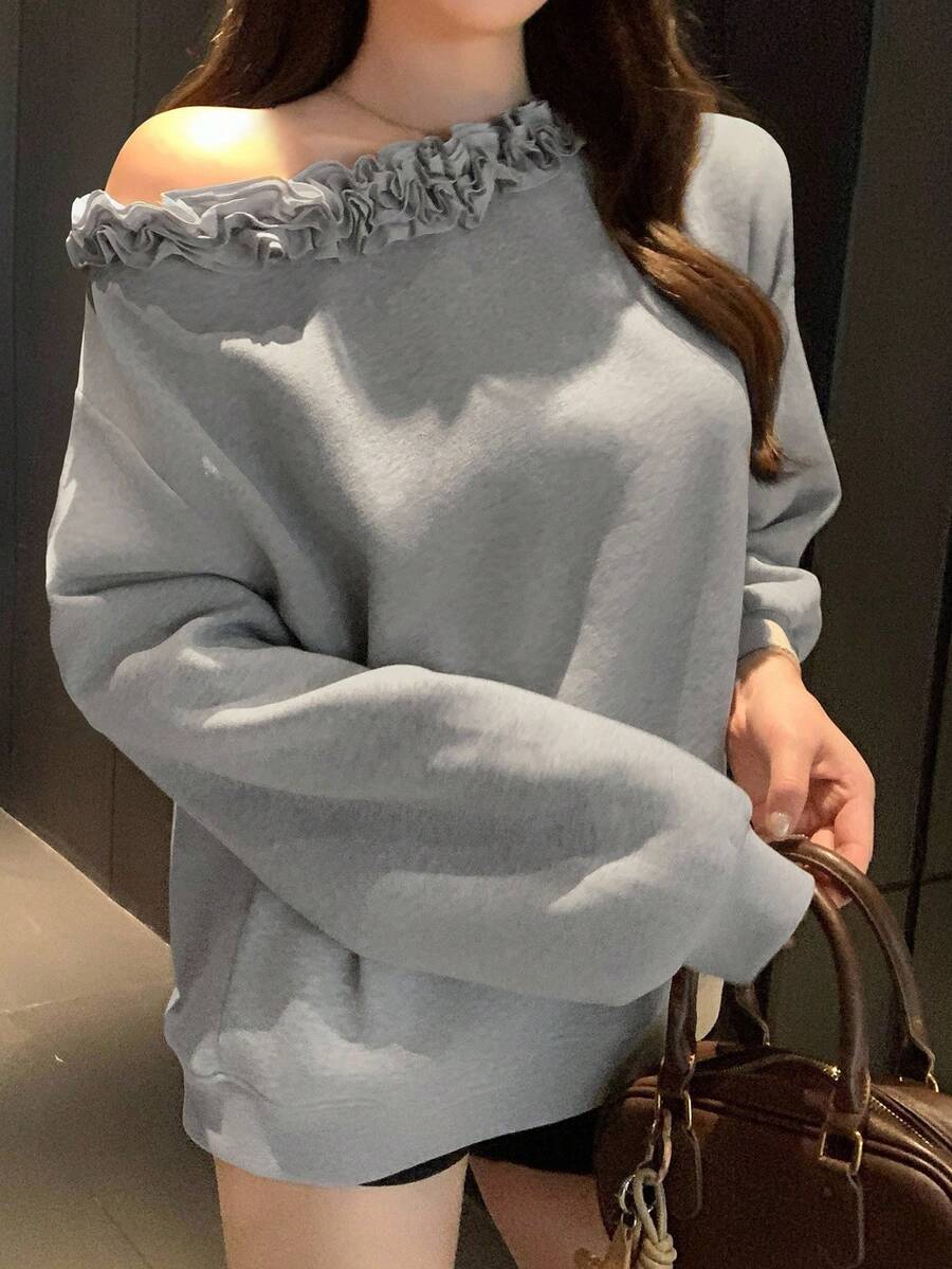 DAZY Hanorac cu mânecă lungă, casual, cu guler oblic și umăr gol, pentru femei, toamnă/iarnă, cu decor floral 3D, pentru sezonul de la școală - Gri - Vizualizare 1