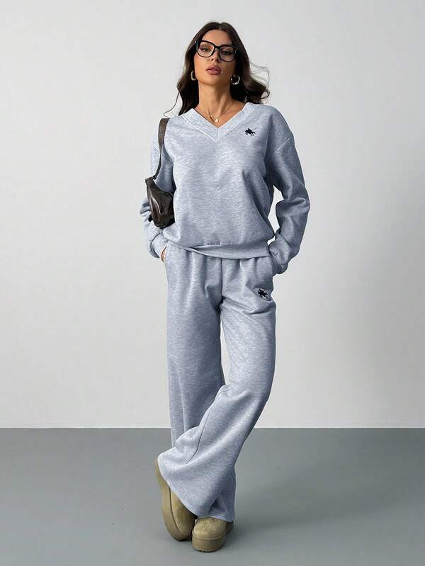 SHEIN Tall Women's V-Neck Oversized Fluffy Fleece Elastic Loose Casual Sweatshirt And Sweatpants 2 Pieces Set, Autumn/Winter, Small Logo Print 2 Pieces Lounge Sets Women.Going Out Outfit,Chic Women's Set,Chic Pants For Women,Home, Leisure, Sports Style, Versatile, High-Quality Upgrade, Personalized, Suitable For Gatherings, Gyms, Outdoor And Multiple Scenes,Fall Clothes For Women,Chic Women's Set,Sporty, Multifunctional