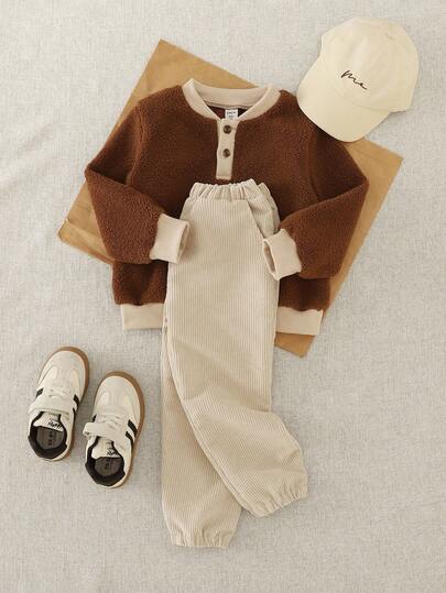 Playful Pals 2 件套年轻男孩圆领长袖羊毛衫上衣搭配松紧腰宽松休闲裤，保暖厚实面料，韩版时尚，适合秋冬