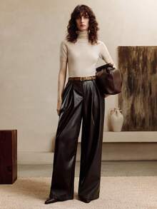 Arave Locker sitzende, plissierte Hose mit weitem Bein aus PU-Stoff für Damen für den täglichen, lässigen Arbeitsweg. Lehrertag, Herbst-/Winterkleidung und Halloween-Arbeitskleidung. Damen-Club-Outfits. Sexy Business-Casual-Herbstkleidung für Damen.