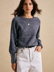 Poéselle 女士灰色针织套头毛衣，经典圆领，柔软舒适，时尚纽扣袖口，秋季保暖之选。灰色毛衣，针织套头衫，舒适秋季毛衣，纽扣袖口针织上衣，经典款，圆领毛衣，简约针织衫，2025秋季时尚，柔软针织上衣 - 灰色 - 查看 3