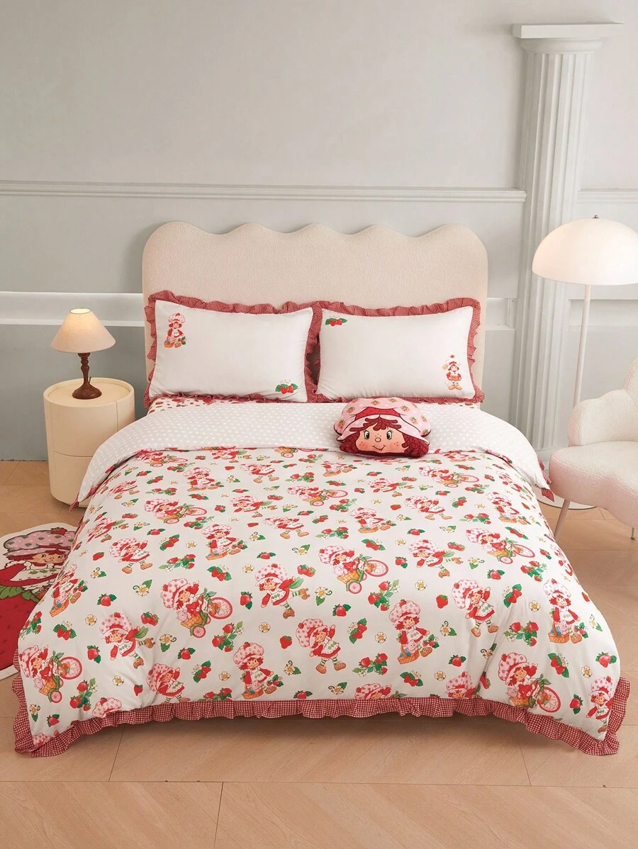 Strawberry Shortcake X SHEIN Juego de ropa de cama con volantes y estampado de fresa, apto para cama individual/doble/queen/king, dormitorio/hogar, ideas de regalo (3 piezas)