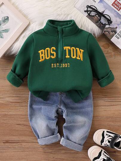 SHEIN 男婴两件套保暖内衬绿色毛领卫衣和牛仔打底裤套装，舒适百搭，时尚日常经典学院风复古简约风百搭，适合室内、室外、日常、运动、玩耍、派对、节日等场合，秋冬季男婴运动套装，绿色慢跑服，男婴连帽衫套装，男婴休闲套装