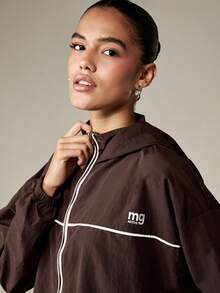 MISSGUIDED Boxy Fit Lightweight Cropped Windbreaker Track Jacket Full Zip Hooded Athletic Outerwear Spring Fall Essential Retro Streetwear Active Jacket Fashion Forward Design - Brown - View 4