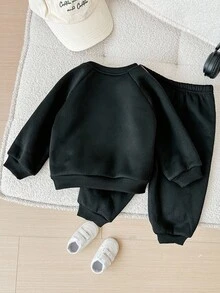 SHEIN 兒童 2件組男嬰/女嬰冬季休閒套裝，插肩袖秋季衛衣與慢跑運動長褲，返校運動服，黑白配色，男孩款 - 黑色 - 查看 2