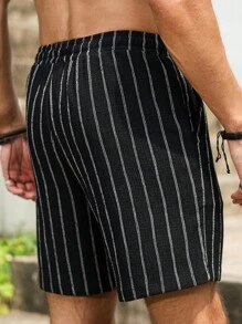 Manfinity Homme 男士夏季休闲日常通勤条纹印花抽绳腰斜口袋宽松短裤 - 黑色 - 查看 2