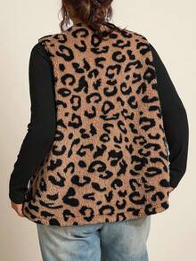 Freevana 大码女式休闲毛绒质感双口袋豹纹开襟背心外套，适合秋季穿着 - 彩色 - 查看 2