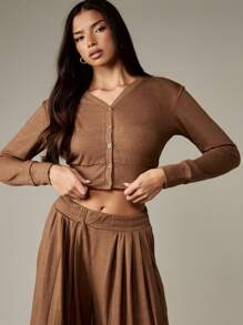 MISSGUIDED Cropped V Neck Button Up Cardigan Long Sleeve Fitted Waist Fall Winter Casual Everyday Essential Basic Layering Sweater Fashion Front Closure Knitwear - Brown - View 5