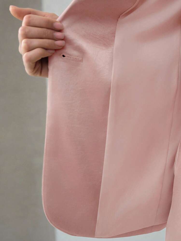 STRUCTURED SINGLE BUTTON BLAZER