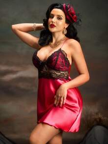 PinupPomp 法式性感蕾丝拼布缎面女士睡袍 - 酒紅色 - 查看 4