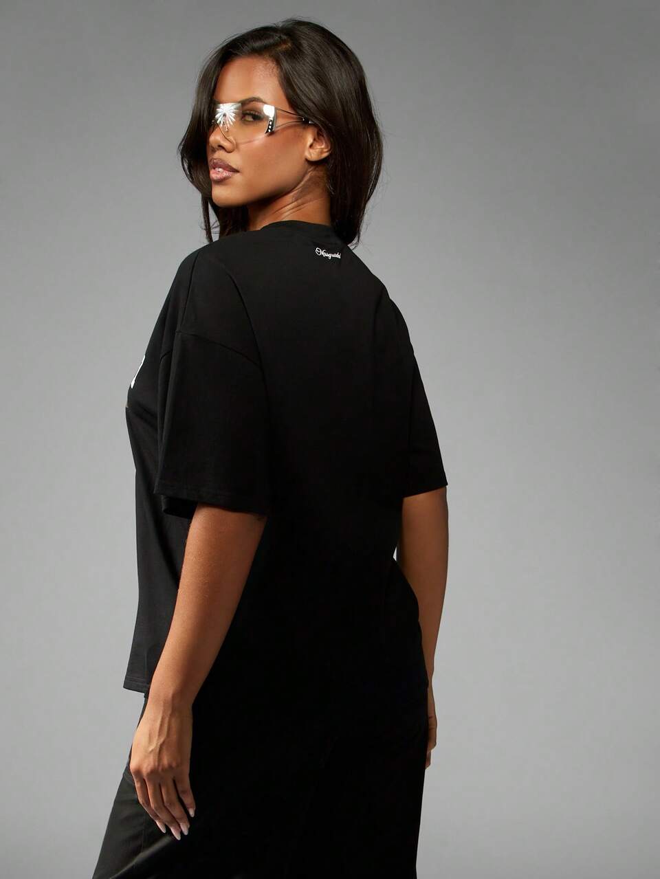 Missguided x Playboy Oversized Pin-Up-Girl Grafik-Muster T-Shirt, Kurzarm Lässig Top im Retro-Vintage-Stil, Damen Streetwear Statement Baumwoll-T-Shirt für das Wochenende