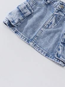 SHEIN Elladie kids 休闲宽松极简迷彩印花多口袋女童牛仔裙 - 淺色水洗藍 - 查看 3