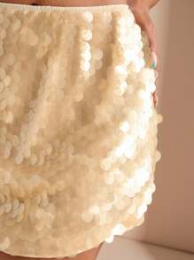 SHEIN BAE Váy mini sequin trơn màu cỡ lớn cho nữ dự tiệc, mùa xuân/hè - Màu be - Xem 3