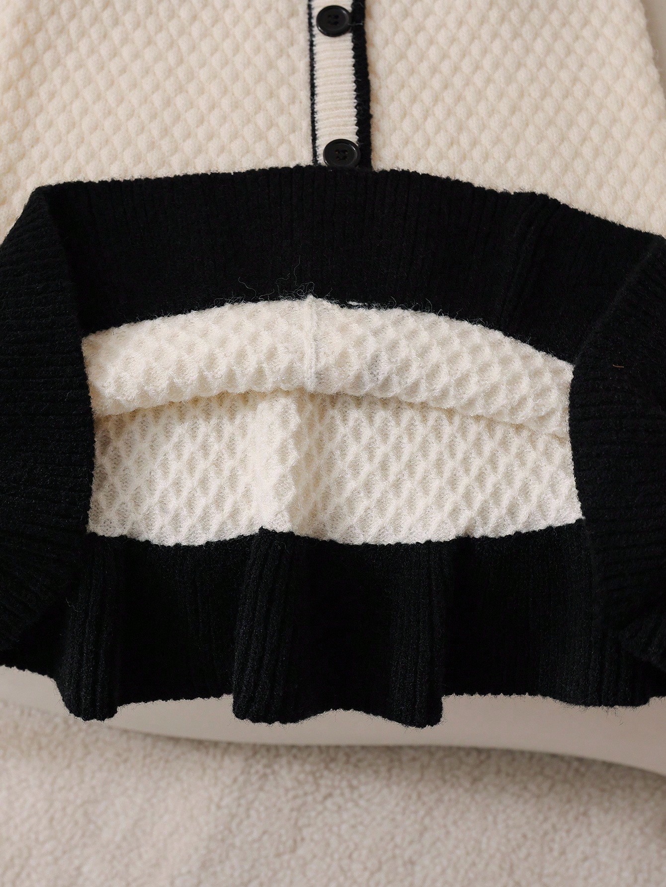 طقم كارديجان مقصوص مع فيونكة مصنوع يدويًا وتنورة م...