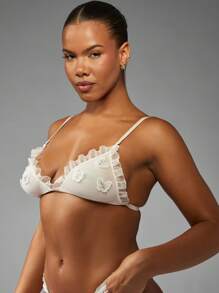 MISSGUIDED حمالة صدر مثلثة من الشبك مزينة بالفراشات، تريم مكشكش للملابس الداخلية الشفافة، كأس ناعمة غير مبطنة، ملابس داخلية للعروس وليلة الزفاف - أبيض - مشاهدة 3