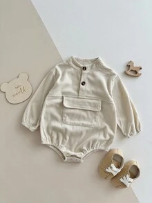 SHEIN Baby Boy's Fashion Patchwork Bodysuit With Big Pockets, Spring/Autumn Outdoor Bodysuit Newborn Neutral Outfit Corduroy Baby Bodysuit Mocha Baby Clothes Baby Boy Beige Outfit Neutral Baby Clothes Unisex Fall Winter