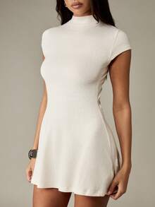 MISSGUIDED Vestido mini de cuello alto ajustado de punto acanalado de manga larga para invierno, vestido de moda de otoño para fiesta, club y salida nocturna - Blanco - Ver 4