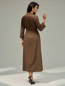 Modelyn 纯色纽扣前半襟收腰口袋翻盖连衣裙，女士休闲口袋七分袖领口常规版型长款卡其色粘胶卷袖纯色衬衫女式长裙，春/秋，休闲日常穿着超长女装 - 咖啡棕 - 查看 2