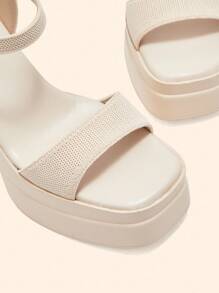 CUCCOO BASICS Cuccoo 女士扣环设计厚底时尚高跟凉鞋 - 米色 - 查看 5