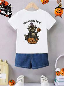 Camiseta casual divertida y de moda para niño pequeño con gráfico de mapache y calabaza "Espeluznante y salvaje", camiseta gráfica de calabaza de Halloween espeluznante, para fiesta de Halloween - Blanco - Ver 2