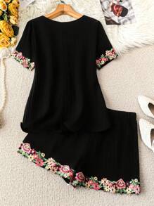 SHEIN LUNE Áo Maxi hai mảnh họa tiết ren tương phản cổ chữ V giản dị tay ngắn cho nữ cỡ lớn, mùa xuân/hè - màu đen - Xem 2