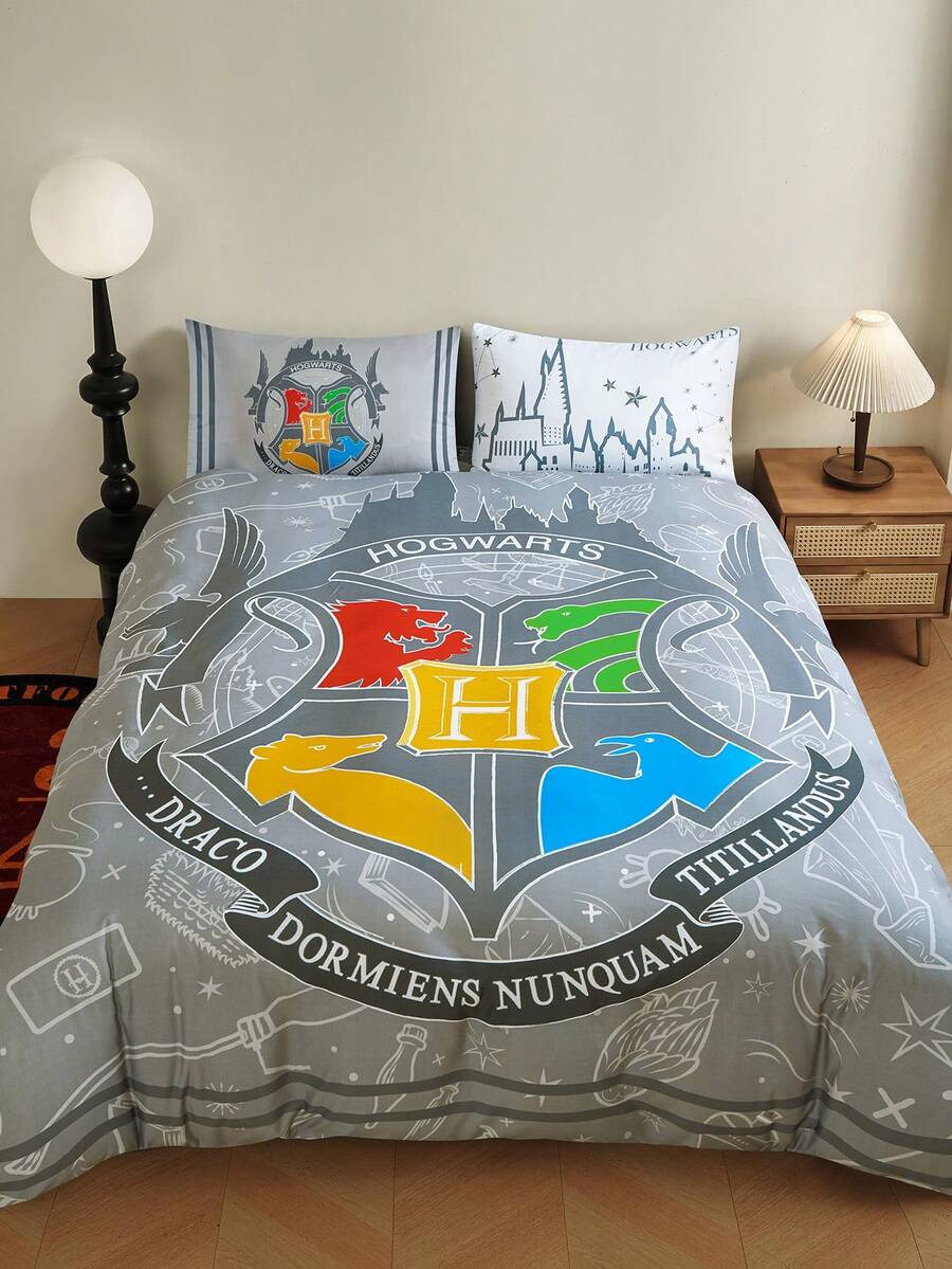 HARRY POTTER X SHEIN 3pc Animal Badge & Letter Print Reversible Duvet Cover Set, Suitable For Single Bed/Double Bed/Queen Bed/King Bed, Dormitory/Home - Grey - View 1