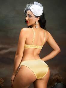 PinupPomp Bộ đồ lót cổ điển 2 món kèm khoen thép, xếp nếp & nâng đỡ, vải satin, màu tương phản, viền nhún bèo, trang trí nơ, phong cách retro lãng mạn dành cho nữ - Màu Mù tạt vàng - Xem 2